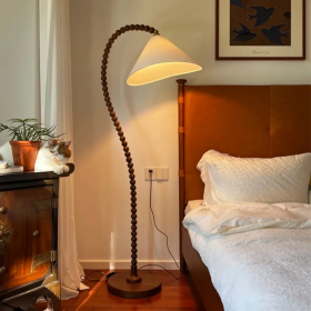 Lampadaire Rétro en Bois Massif - Élégance Moderne