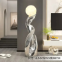 Lampadaire Sculptural Abstrait Moderne - Élégance Contemporaine